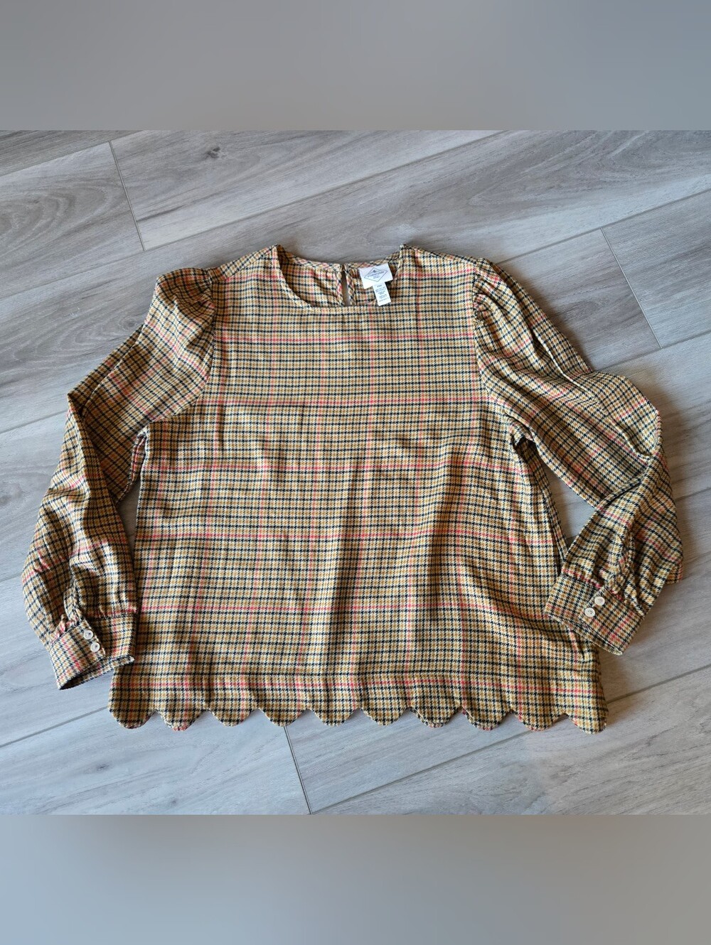 St. John's Bay Tan Plaid Scallop-Hem Long Sleeve Blouse, Sz PM